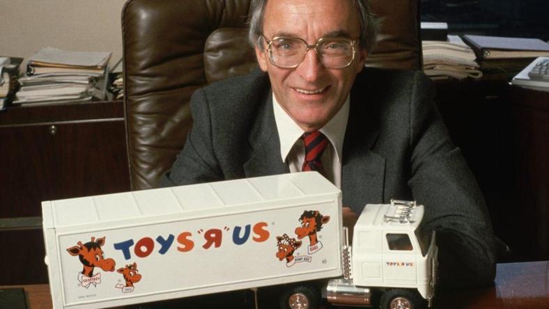 玩具反斗城创始人与他的玩具帝国一起走了